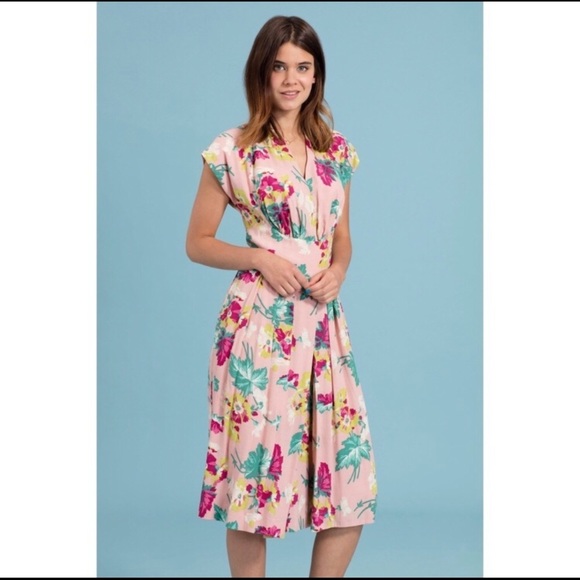NWOT Emily & Fin Pink Floral Dress - S - Picture 2 of 6